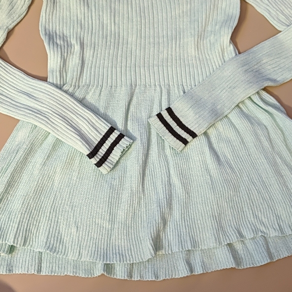 Elle Sweater - Picture 5 of 9